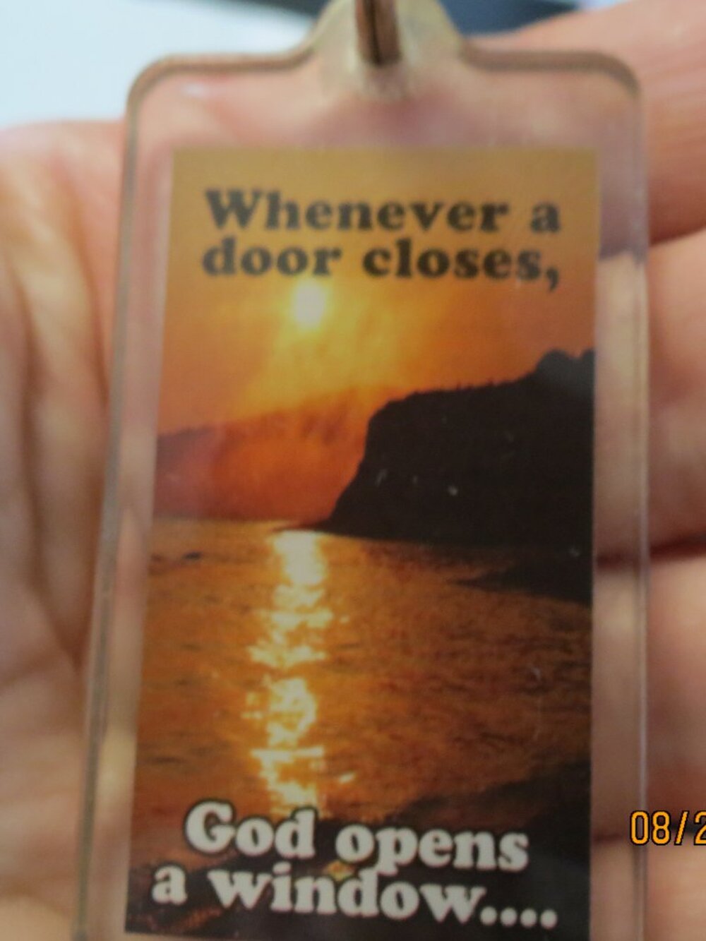USED-Footprints Keychain early 00's